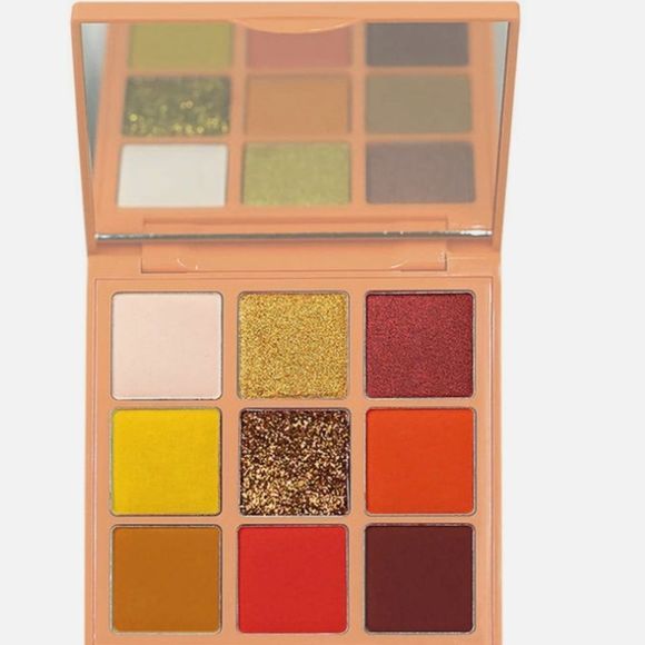 Kara Beauty Atmore Eyeshadow Palette - Picture 3 of 5